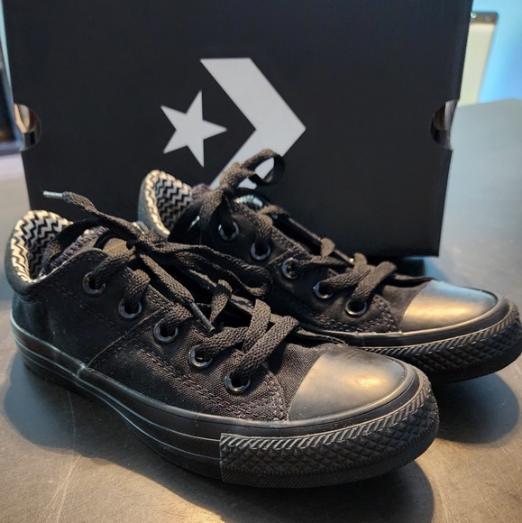 Converse Chuck Taylor Madison Ox, 5, Blk w/White - Picture 4 of 8